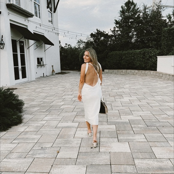 The Bar White Backless Dress - Picture 2 of 4